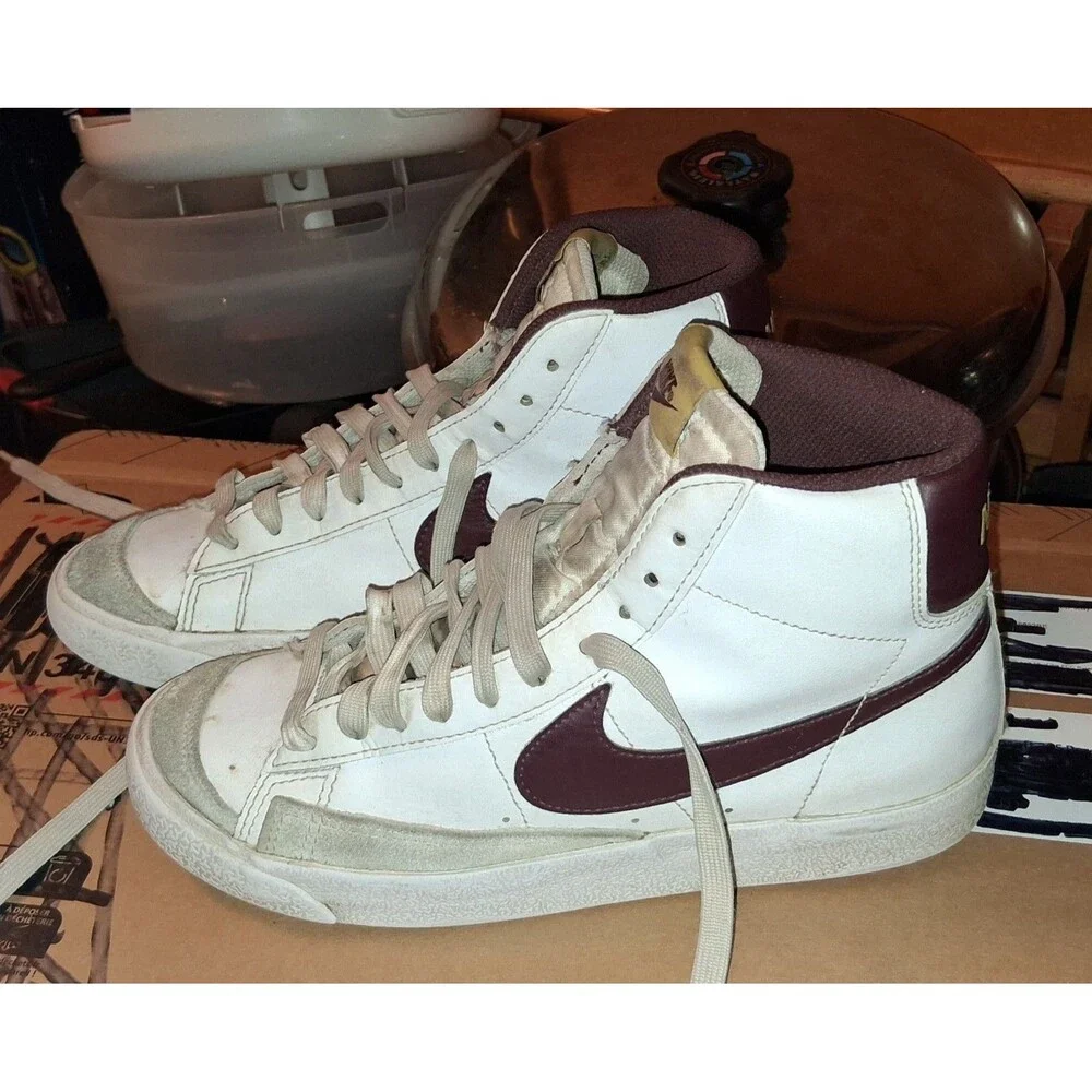 Youth Size 5Y Nike Blazer Mid '77 in White/Maroon